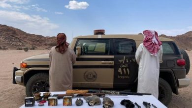 صورة القبض على مواطنين لارتكابهما مخالفة الصيد دون ترخيص في المدينة المنورة