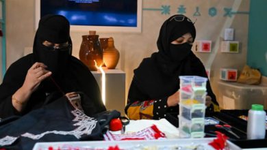 صورة الحرف اليدوية تبرز المشهد الثقافي في معرض جدة للكتاب