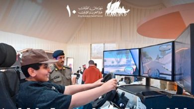 صورة المرور يتيح لزوّار معرض واحة الأمن بمهرجان الملك عبدالعزيز للإبل تجربة جهاز المحاكاة