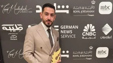 صورة أحمد عنيزان يُتوج بجائزة أفضل صانع محتوى اقتصادي في قمة آيكون للإعلام