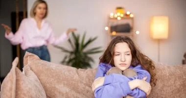 صورة إزاي تخلي بنتك واثقة من نفسها طول الوقت في 3 خطوات