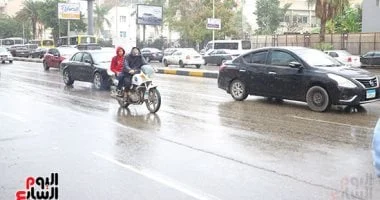 صورة 5 نصائح للبقاء دافئاً أثناء الخروج في المطر