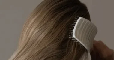 صورة 3 وصفات طبيعية تزيل الرائحة الكريهة من الشعر فى الشتاء