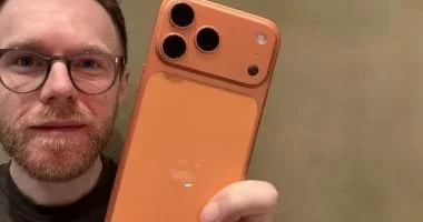 صورة احذر وضع سكرينة لهاتف iPhone 17 قد يلغى ميزة مهمة