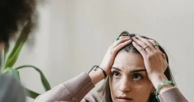 صورة كيف يتعامل كل برج مع المواقف السيئة؟ العقرب لا يتأثر بها