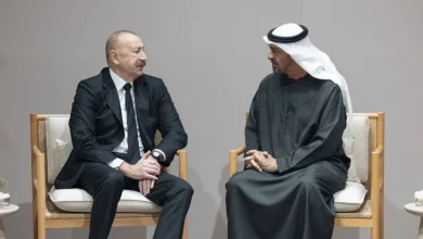 صورة محمد بن زايد ورئيس أذربيجان يناقشان العلاقات الثنائية