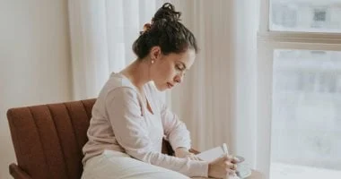 صورة كيف تتعافى من آثار علاقة سامة وتعود لحياتك؟ خطوات تنفعك