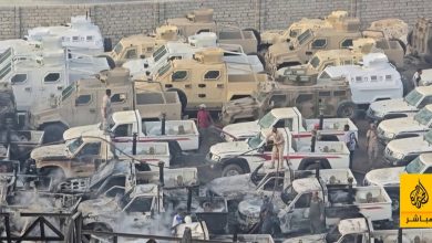 صورة ضربة جوية محدودة على معدات قتالية في ميناء المكلا اليمني | سياسة