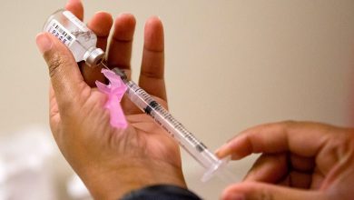 صورة ما يجب معرفته عن التغييرات في توصيات لقاحات الأطفال في الولايات المتحدة