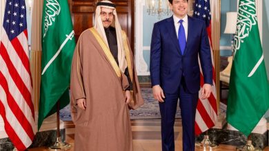 صورة وزيرا خارجية السعودية وأميركا يبحثان مستجدات الأوضاع بالشرق الأوسط