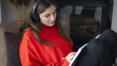 صورة كيف تنقذك الأصوات “الوردية” و”البنية” من فوضى الأفكار؟