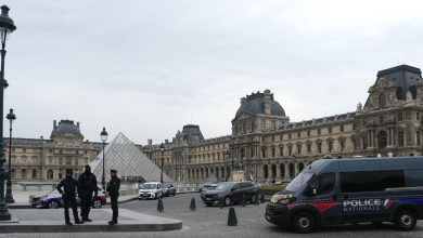 صورة غضب في فرنسا لرفع أسعار تذاكر متحف اللوفر