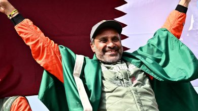 صورة شاهد.. القطري ناصر العطية يتوج بلقب رالي دكار للمرة السادسة