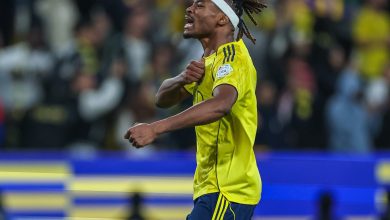 صورة شاهد.. سيماكان يقود النصر لفوز مثير على نيوم بالدوري السعودي