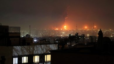 صورة بضربات متبادلة للنفط.. هل اتخذت حرب إيران وإسرائيل منحنى خطيرا؟